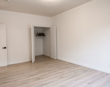 4518 Hollywood Boulevard - Photo Thumbnail 4