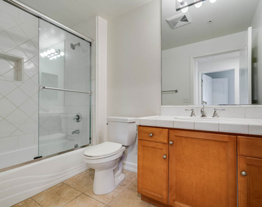 2335 S Bentley Avenue - Photo Thumbnail 6