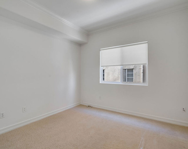 2335 S Bentley Avenue - Photo Thumbnail 8