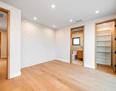 12427 Cumpston Street - Photo Thumbnail 23