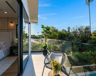 12427 Cumpston Street - Photo Thumbnail 22