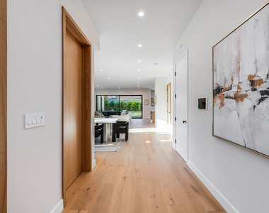 12427 Cumpston Street - Photo Thumbnail 5