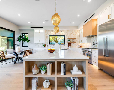 12427 Cumpston Street - Photo Thumbnail 15