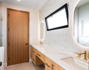 12427 Cumpston Street - Photo Thumbnail 29
