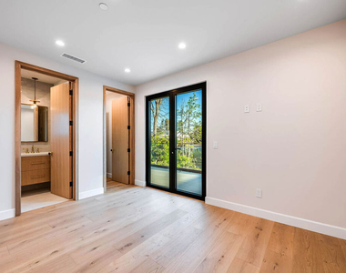 12427 Cumpston Street - Photo Thumbnail 24