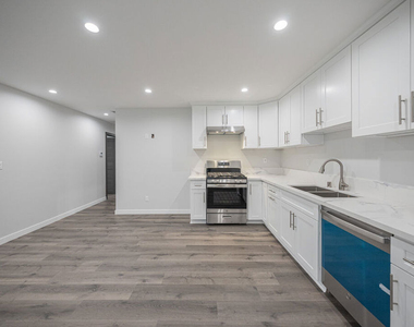 5837 N Cartwright Avenue - Photo Thumbnail 5
