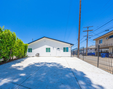 5837 N Cartwright Avenue - Photo Thumbnail 18