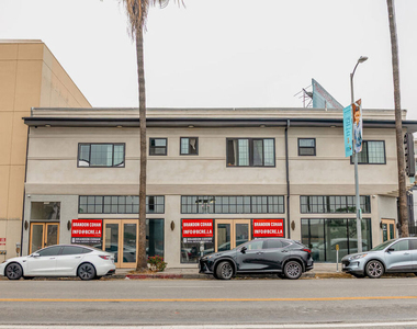 4521 Hollywood Boulevard - Photo Thumbnail 12