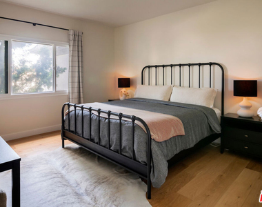 651 Wilcox Avenue - Photo Thumbnail 15