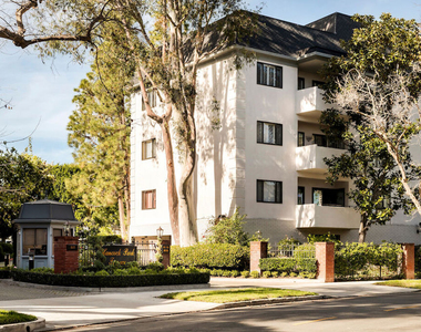 651 Wilcox Avenue - Photo Thumbnail 24