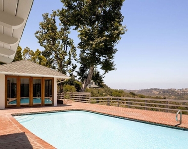 2158 Stradella Road - Photo Thumbnail 24