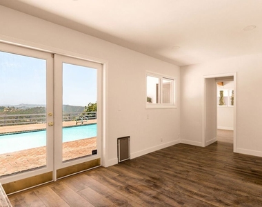 2158 Stradella Road - Photo Thumbnail 14