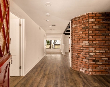 2158 Stradella Road - Photo Thumbnail 3