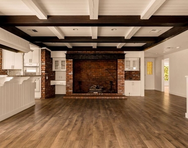 2158 Stradella Road - Photo Thumbnail 7