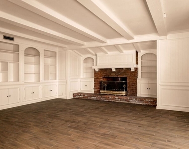 2158 Stradella Road - Photo Thumbnail 9
