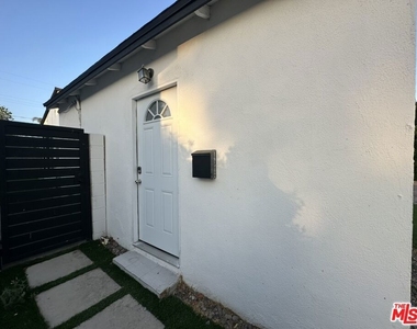 19542 Hart Street - Photo Thumbnail 1