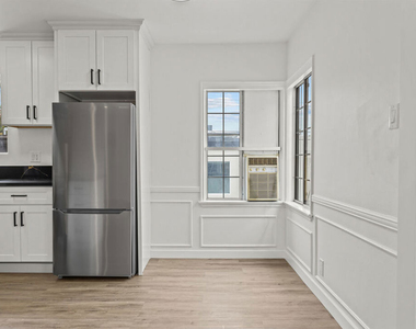 544 1/2 N Genesee Avenue - Photo Thumbnail 5
