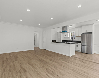 544 1/2 N Genesee Avenue - Photo Thumbnail 1