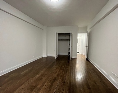 East 50th Street - Photo Thumbnail 1