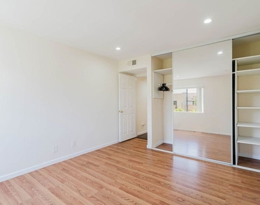 345 N Jackson Street - Photo Thumbnail 19