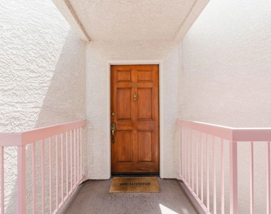 345 N Jackson Street - Photo Thumbnail 4