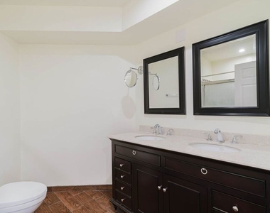 345 N Jackson Street - Photo Thumbnail 20
