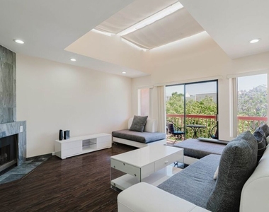 345 N Jackson Street - Photo Thumbnail 12