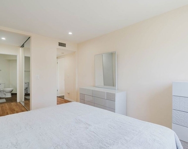 345 N Jackson Street - Photo Thumbnail 14