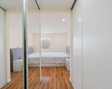 345 N Jackson Street - Photo Thumbnail 15