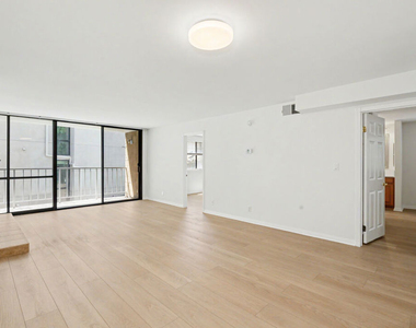 10966 Rochester Avenue - Photo Thumbnail 6