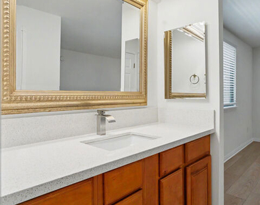 10966 Rochester Avenue - Photo Thumbnail 19