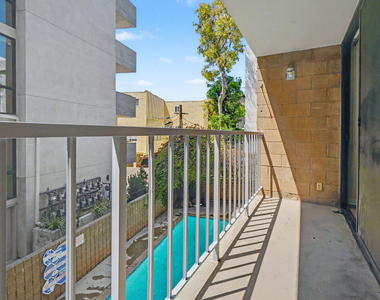 10966 Rochester Avenue - Photo Thumbnail 5