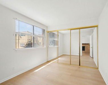 10966 Rochester Avenue - Photo Thumbnail 23