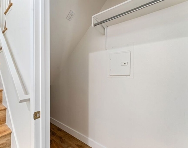 1338 Yale Street - Photo Thumbnail 16