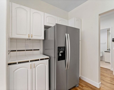 1338 Yale Street - Photo Thumbnail 13