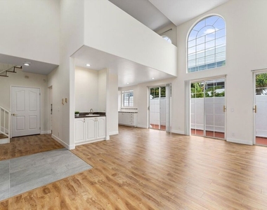 1338 Yale Street - Photo Thumbnail 7
