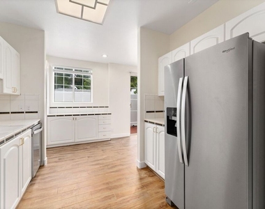1338 Yale Street - Photo Thumbnail 11