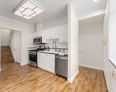 1338 Yale Street - Photo Thumbnail 10
