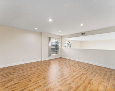 1338 Yale Street - Photo Thumbnail 17