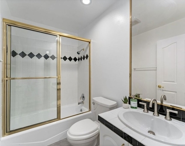 1338 Yale Street - Photo Thumbnail 33