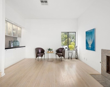 8546 Hillside Avenue - Photo Thumbnail 4