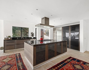 8546 Hillside Avenue - Photo Thumbnail 12