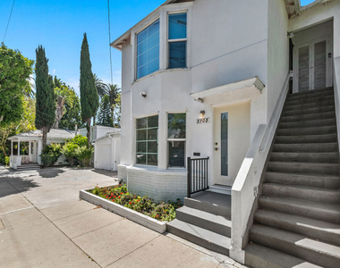 8708 W Sherwood Drive - Photo Thumbnail 1