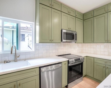6942 Eberhart St - Photo Thumbnail 10