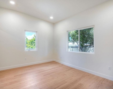 6942 Eberhart St - Photo Thumbnail 15
