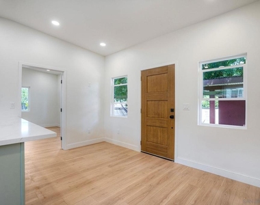 6942 Eberhart St - Photo Thumbnail 12