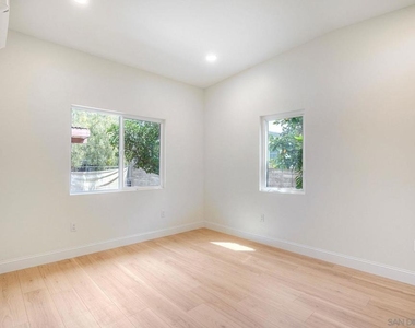 6942 Eberhart St - Photo Thumbnail 21