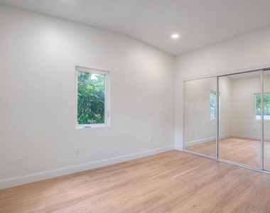 6942 Eberhart St - Photo Thumbnail 23