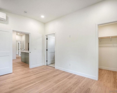 6942 Eberhart St - Photo Thumbnail 14