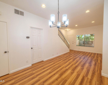 514 Via Colinas - Photo Thumbnail 4
